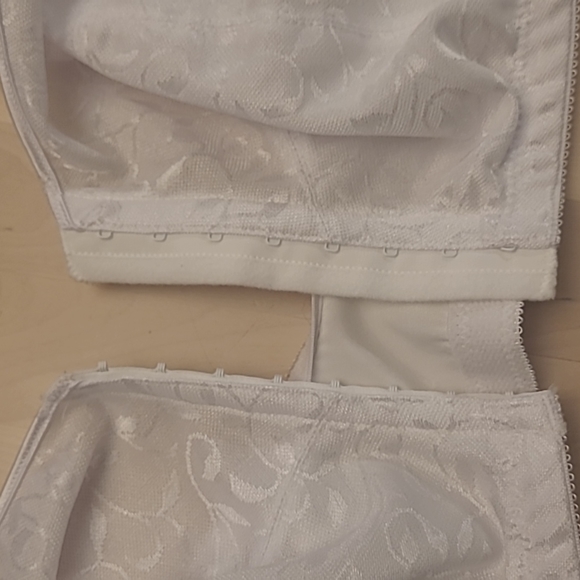NWOT Just my Size by Hanes D50/115 White Hook Front Closure Bra - Picture 9 of 14